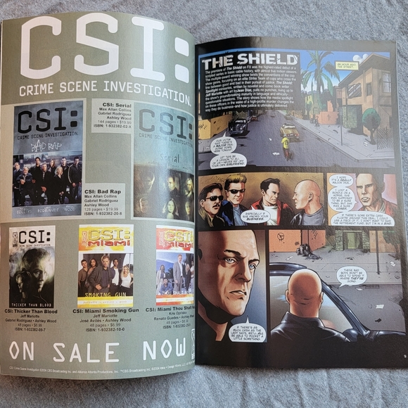 CSI Comic Collection - Picture 3 of 4